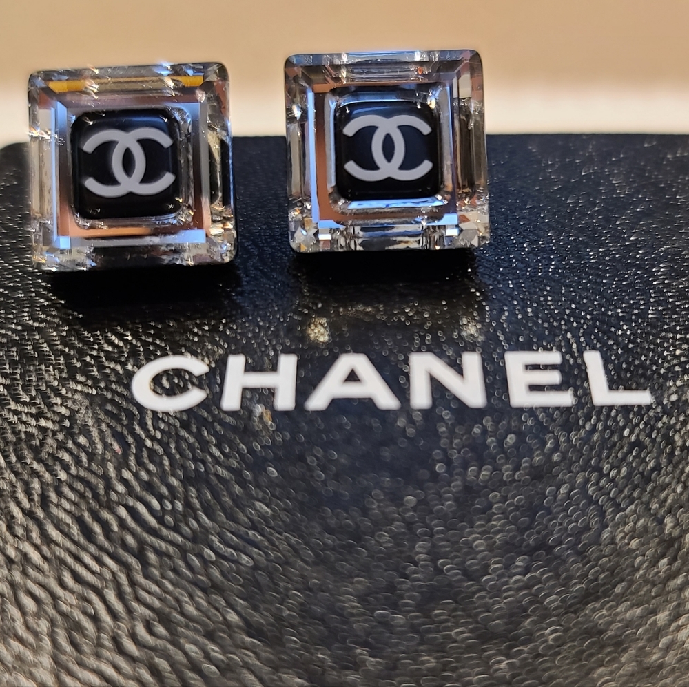 CHANEL Vintage Clear Black Square "CC" Boucles Oreille Earrings - Z0002